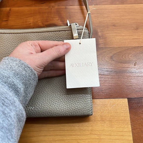 NEW Aritiza Crossbody - Picture 5 of 10